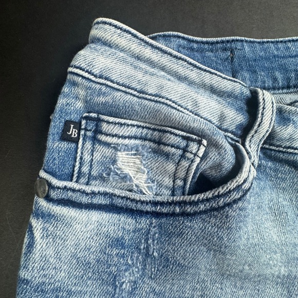 Judy Blue Denim Shorts Womens Size M Distressed Frayed Hem Light Wash Jean - Picture 5 of 6